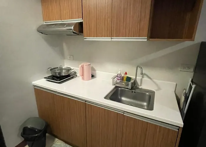 Makati Antel Residences 2306 アパート